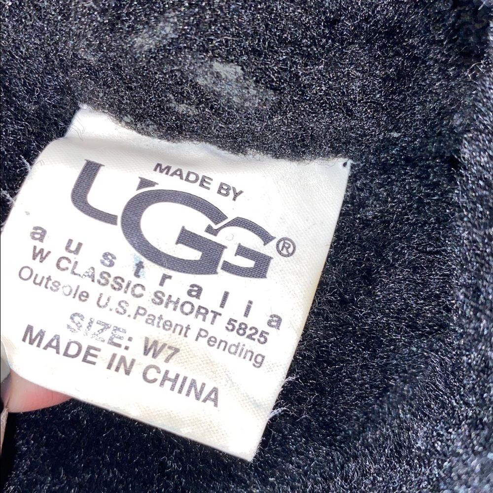UGG Classic Short Black Sheepskin Boots Women’s 7 5825 - Picture 9 of 9
